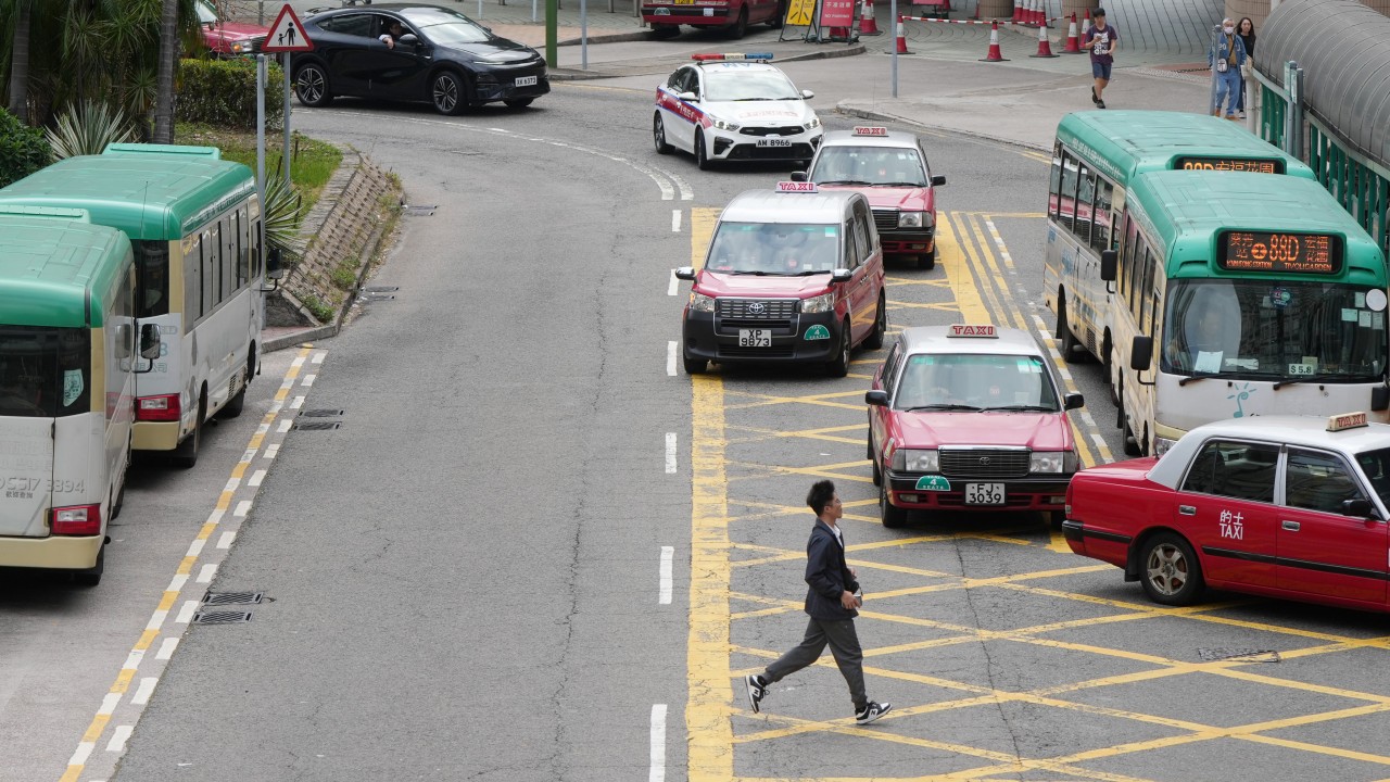 Hong Kong police to launch 2-week crackdown on distracted drivers and jaywalkers