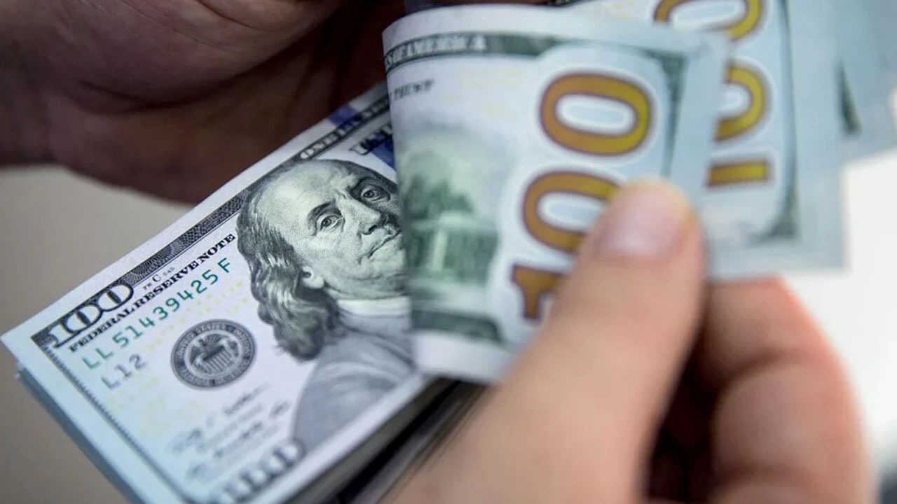 El dólar oficial se acerca a los Bs 11 este martes
