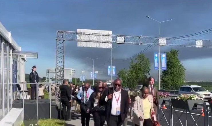 Ukrajinski dronovi pogodili Sankt Peterburg; Rutte upozorio mlade Ruse