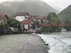 U ovom dijelu BiH danas je padao led veličine oraha