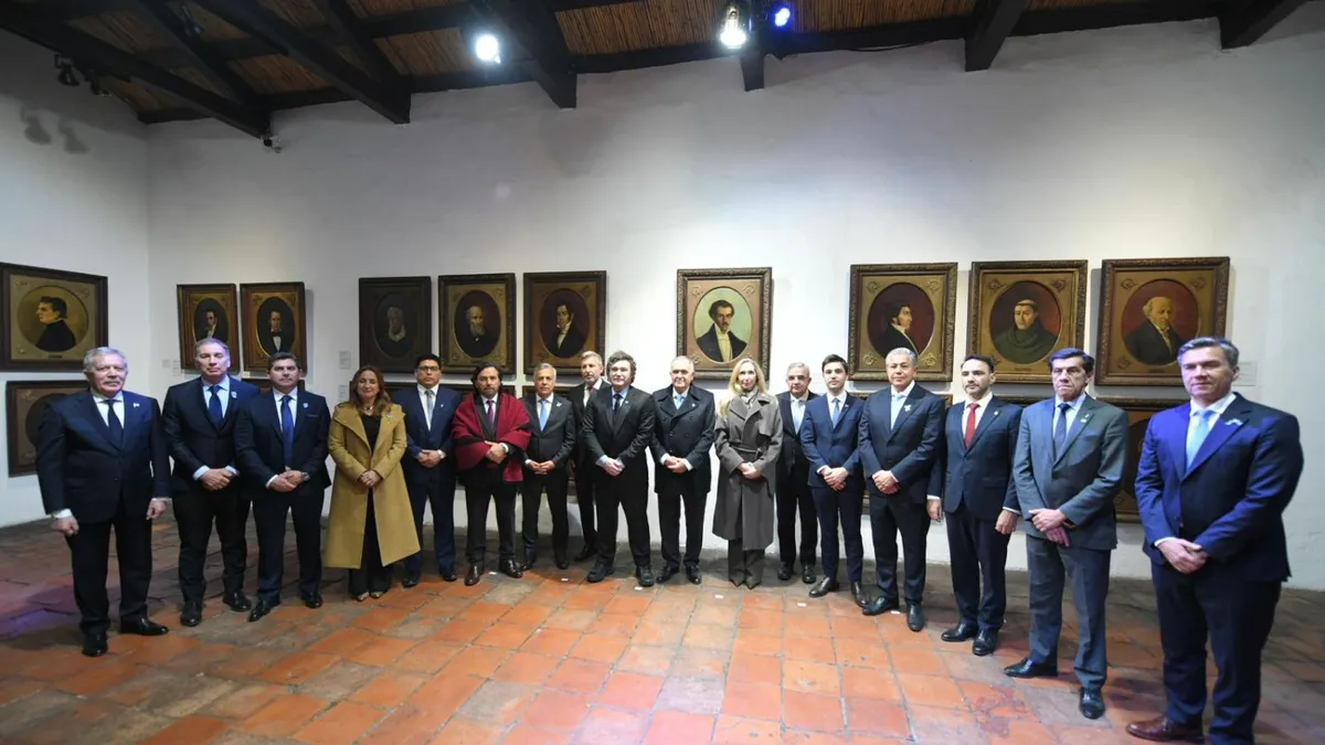 Javier Milei exhibió una foto robusta con gobernadores en la antesala del acto por el Día de la Independencia
