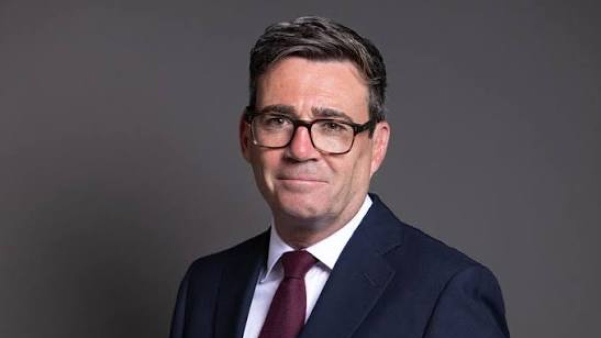 
                Andy Burnhan es el primer ministro GB
            
