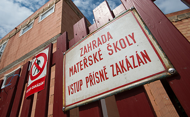 Muž chtěl ze školky odvést cizí dítě. Není nebezpečný, policie případ odložila