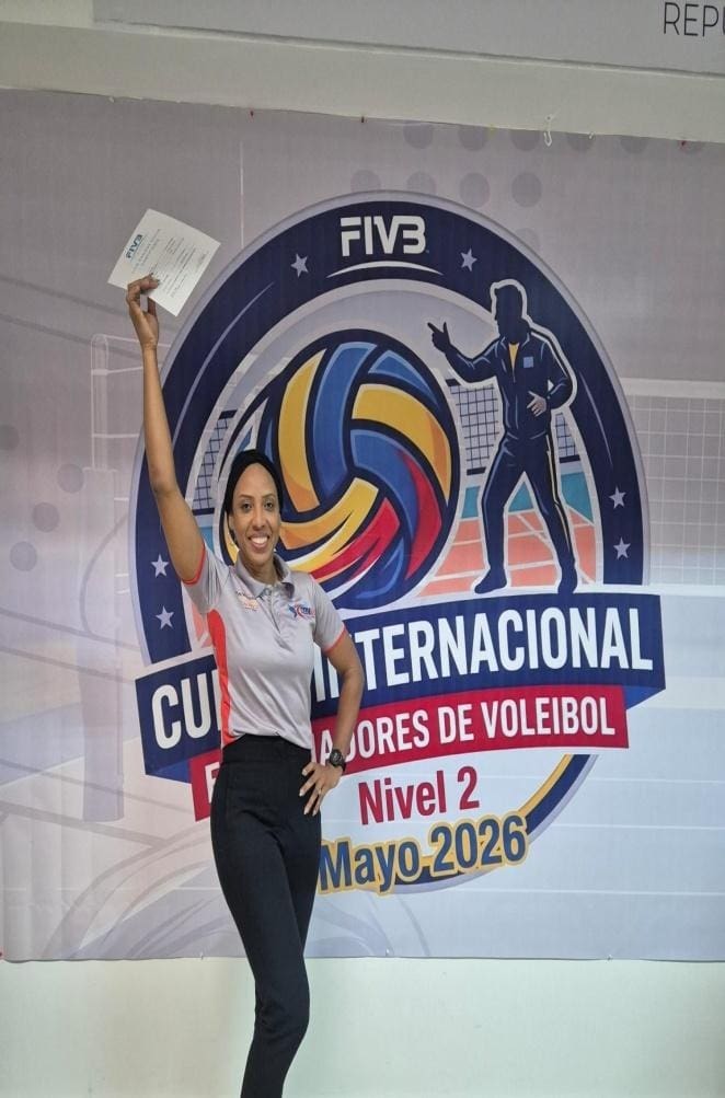 Volleyball coach Jackie Toussaint a logra haal su FIVB coach nivel II