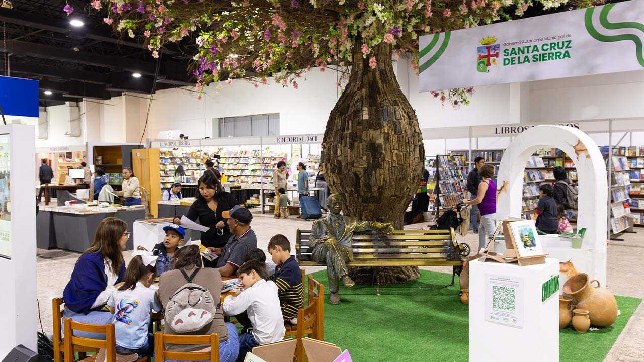 FIL Santa Cruz convierte el feriado largo en una gran fiesta de la literatura y la cultura