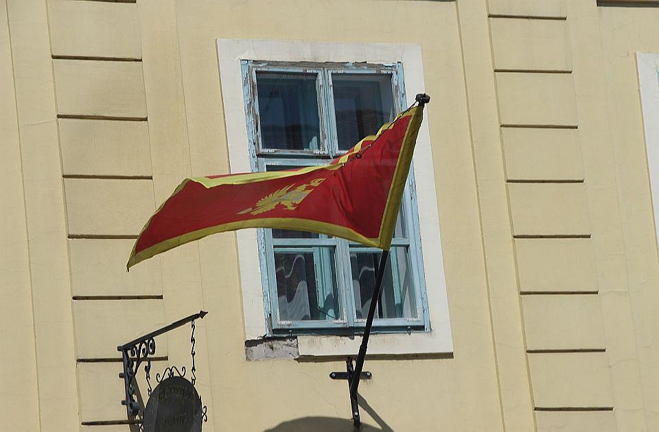 Crna Gora traži objašnjenje od Srbije zbog zadržavanja svojih državljana na granici