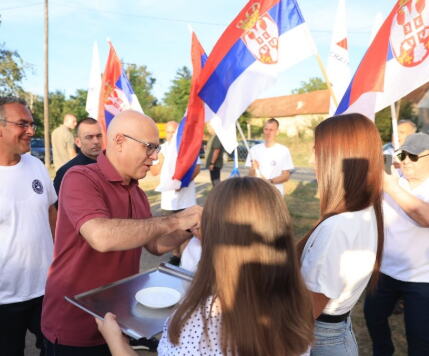"SVAŠTA SMO PROŽIVELI, ALI NE DAMO VOJVODINU!" Vučević moćnom porukom podigao Bački Sokolac na noge: Samo UJEDINJENA SRBIJA! (FOTO)