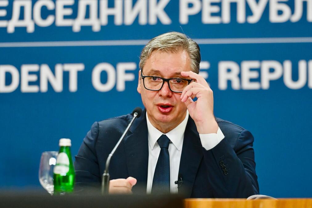 SVE O JEDNOKRATNOJ POMOĆI ZA PENZIONERE KOJU JE NAJAVIO VUČIĆ: Predsednik pokazao detaljnu tabelu - Više od 540.000 ljudi DOBIĆE POKLON OD 27.500 DINARA (FOTO)