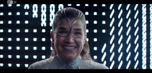 Anke Engelke in »Die Wahrheit über Social Media«: Bezahlt wird mit Lebenszeit, bisweilen sogar mit dem eigenen Leben