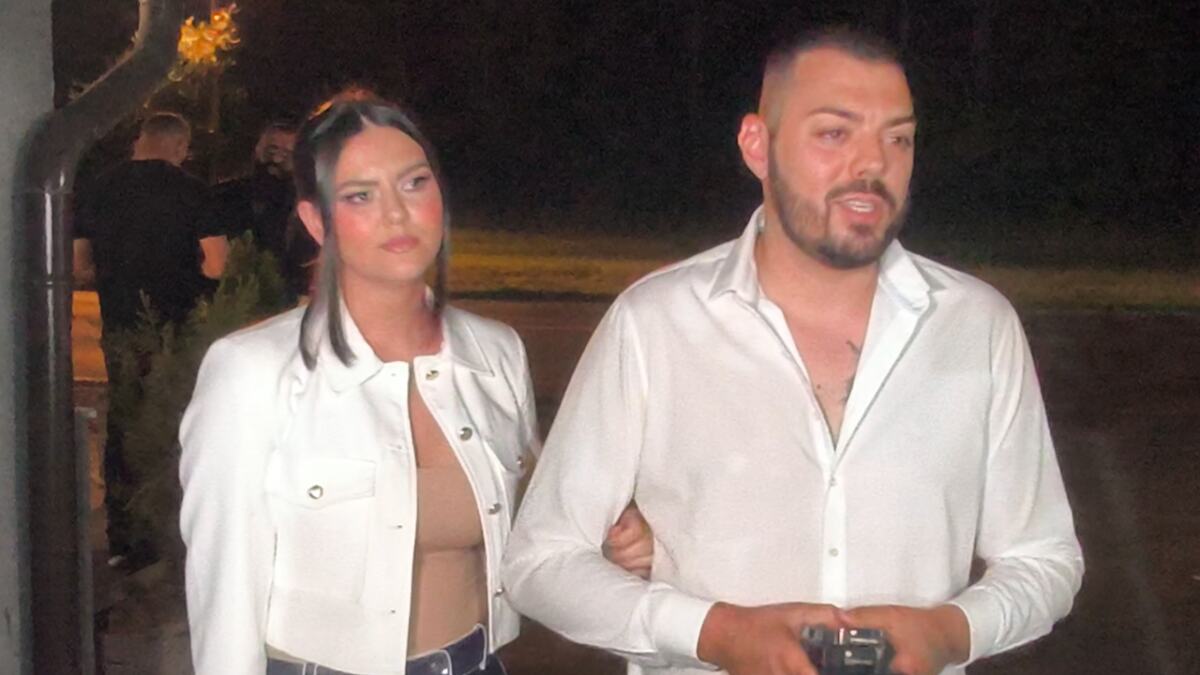SLOBA VASIĆ EKSLUZIVNO ZA KURIR PROGOVORIO O PRELJUBI! Evo šta pevač kaže o navodnom dopisivanju sa drugom devojkom