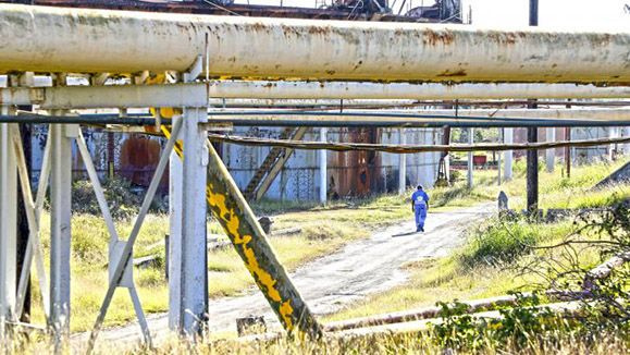 La planta de Melones recibe gas natural procedente de los pozos de Jaruco a través de una tubería soterrada de unos 25 kilómetros.