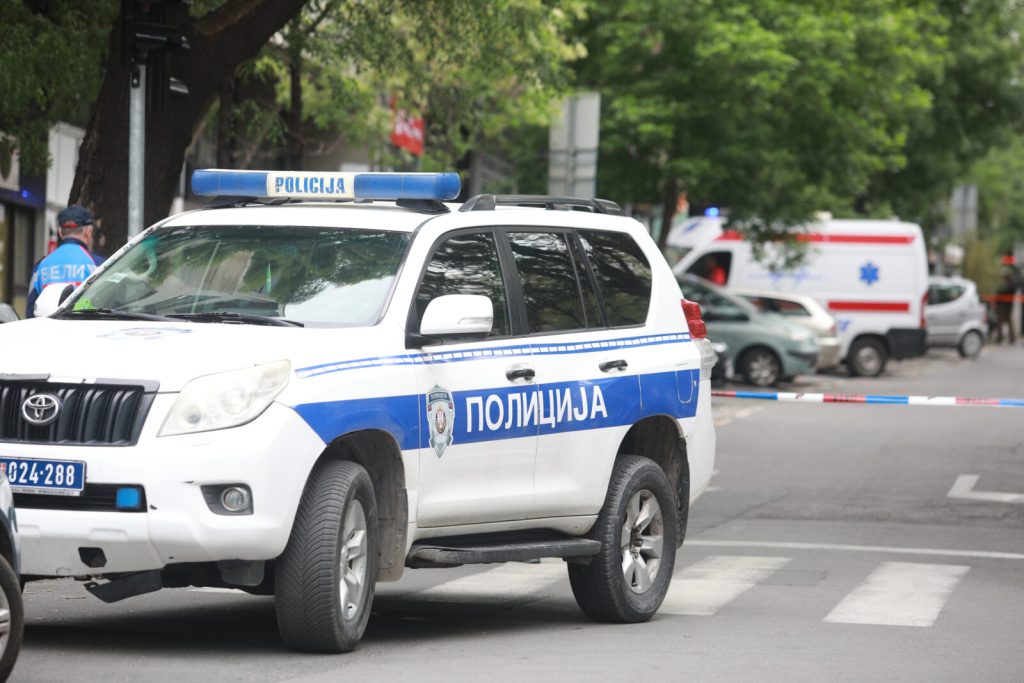 MUŠKARAC PRONAĐEN MRTAV NA TROTOARU U BEOGRADU!
