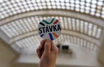 Odbory úřadu vlády budou stávkovat, jednání se šéfkou je nepřesvědčilo 
