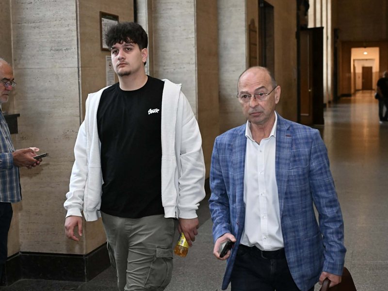 Съдът: Само заради закана от мъжки глас Александър е обвинен за смъртта на Ивана (Обзор)