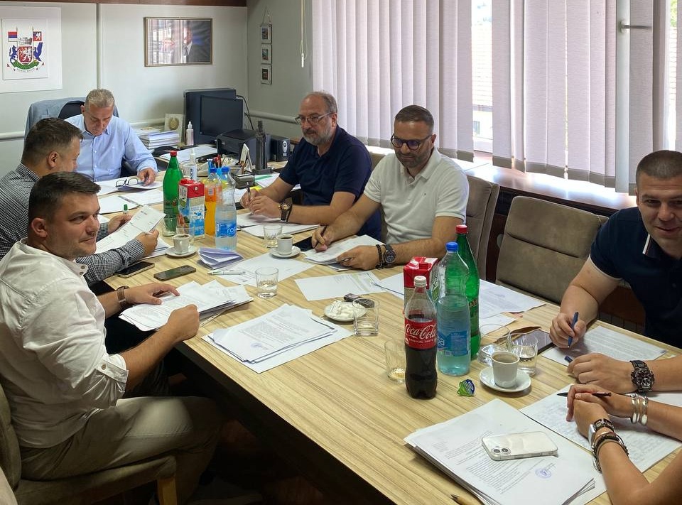 Усвојене важне одлуке за Бајину Башту: Веће награде ученицима и нова улагања широм општине