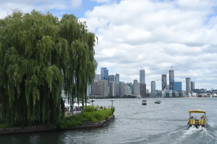 Toronto’s waterfront shuttle pilot unveils prices ahead of launch