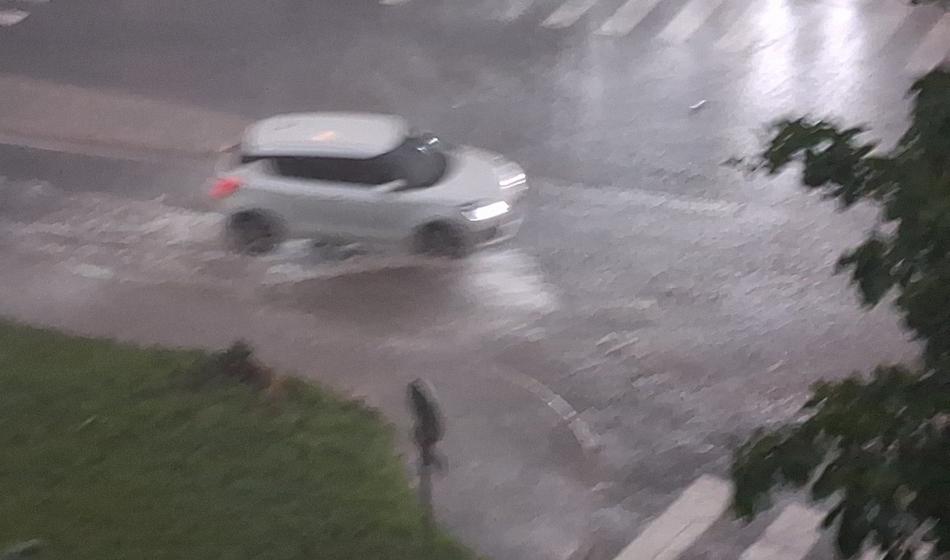 Arso prižgal alarm: Del države na udaru hudih nalivov