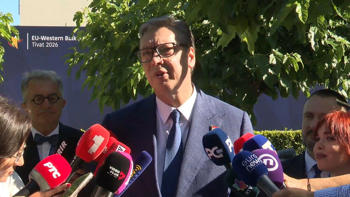 "VAŽNO JE ZA NAS DA DOĐEMO DO 1.300 KILOMETARA AUTO-PUTEVA" Vučić iz Tivta najavio: Imaćemo za Vidovdan veliku vojnu vežbu na Pasuljanskim livadama