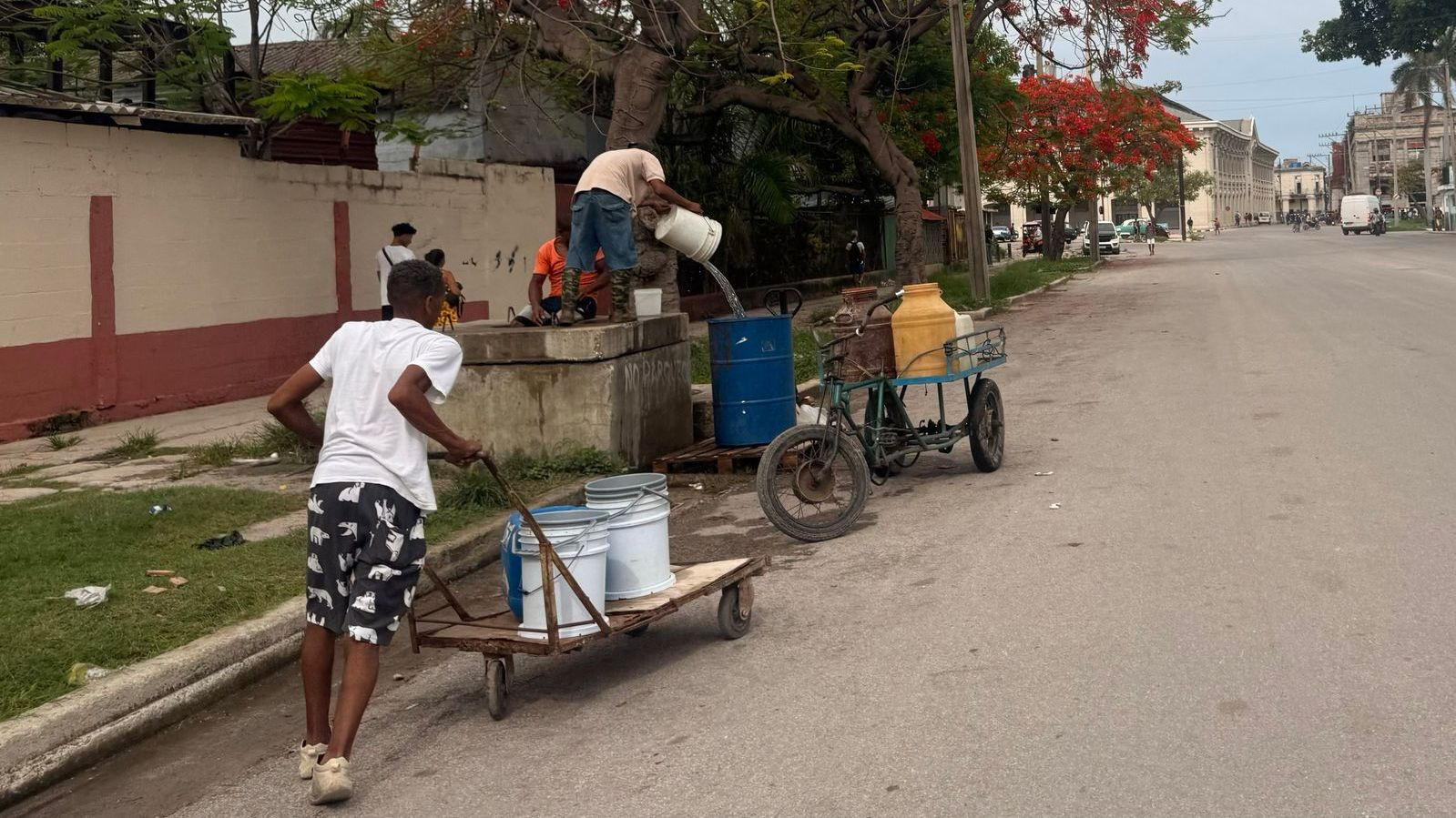 La crisis del agua en la capital no es nueva, pero en barrios como Centro Habana, Cerro, Diez de Octubre o Regla se ha vuelto una rutina agotadora, agravada por los apagones.