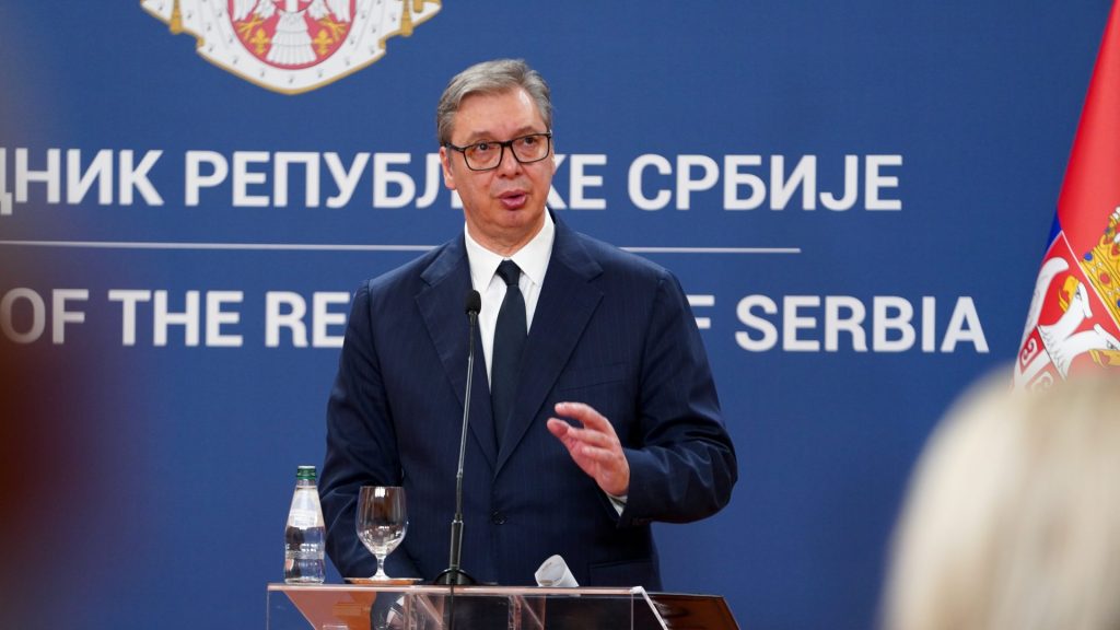 Вучић: Није тајна да су криминални кланови из Црне Горе планирали моје убиство