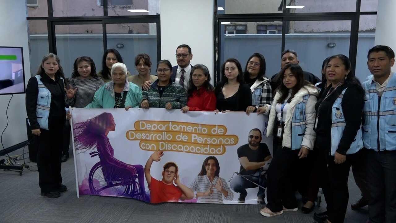 Personas sordas podrán realizar trámites municipales mediante un nuevo Call Center
