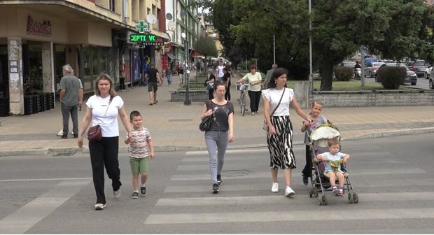 НОВЕ МЕРЕ ВЛАДЕ: ВЕЋА ДОСТУПНОСТ ДЕЧИЈЕГ ДОДАТКА ПОРОДИЦАМА