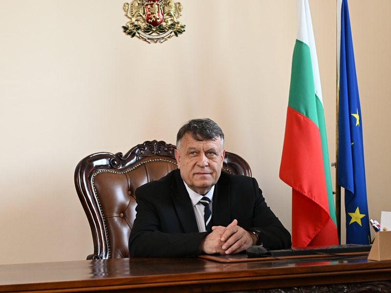 Министър Вълчев към ректорите: Без компромиси към студентите, бъдещи учители (Обзор)