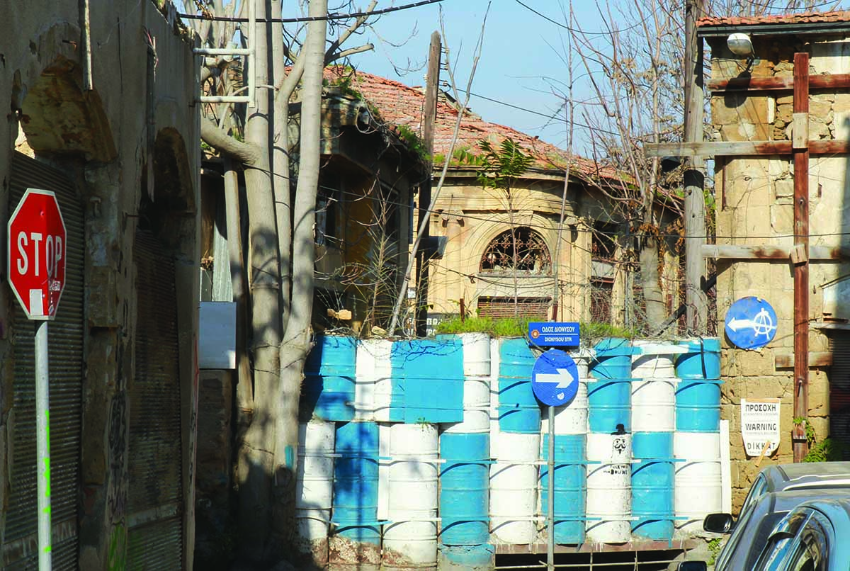 Μπορεί, θεωρεί, να τετραγωνίσει ακόμη και τον κύκλο