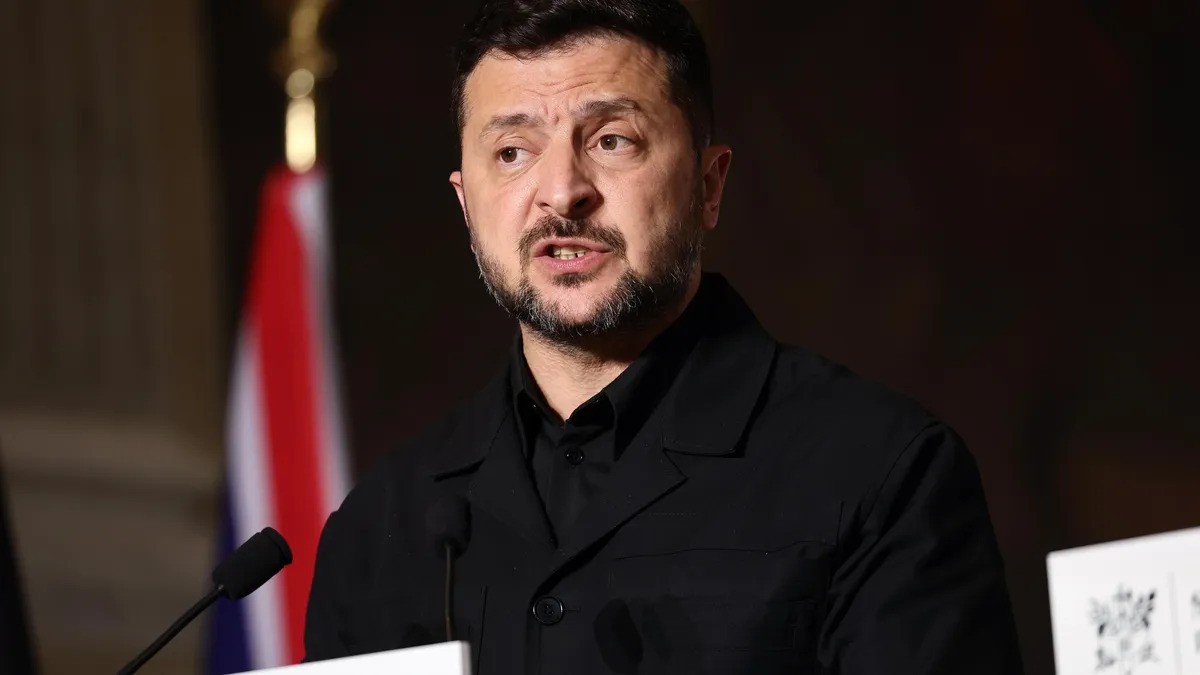 Zelenski saka da go razreši Sirski, bara nov komandant