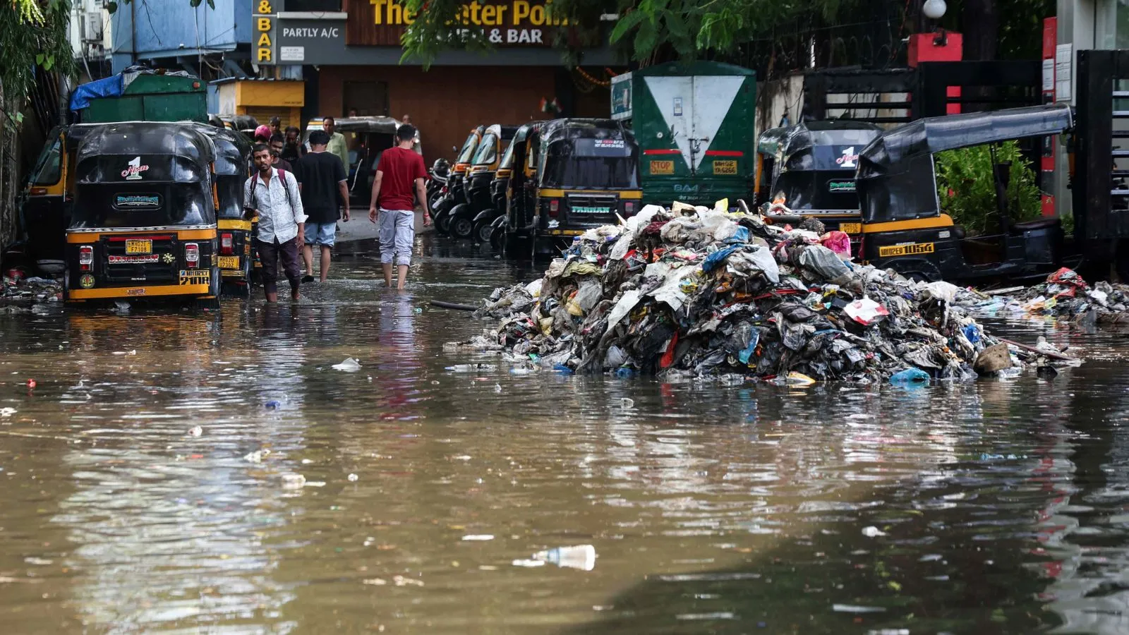 Aaditya Thackeray, BJP’s Ameet Satam trade barbs over Andheri subway flooding