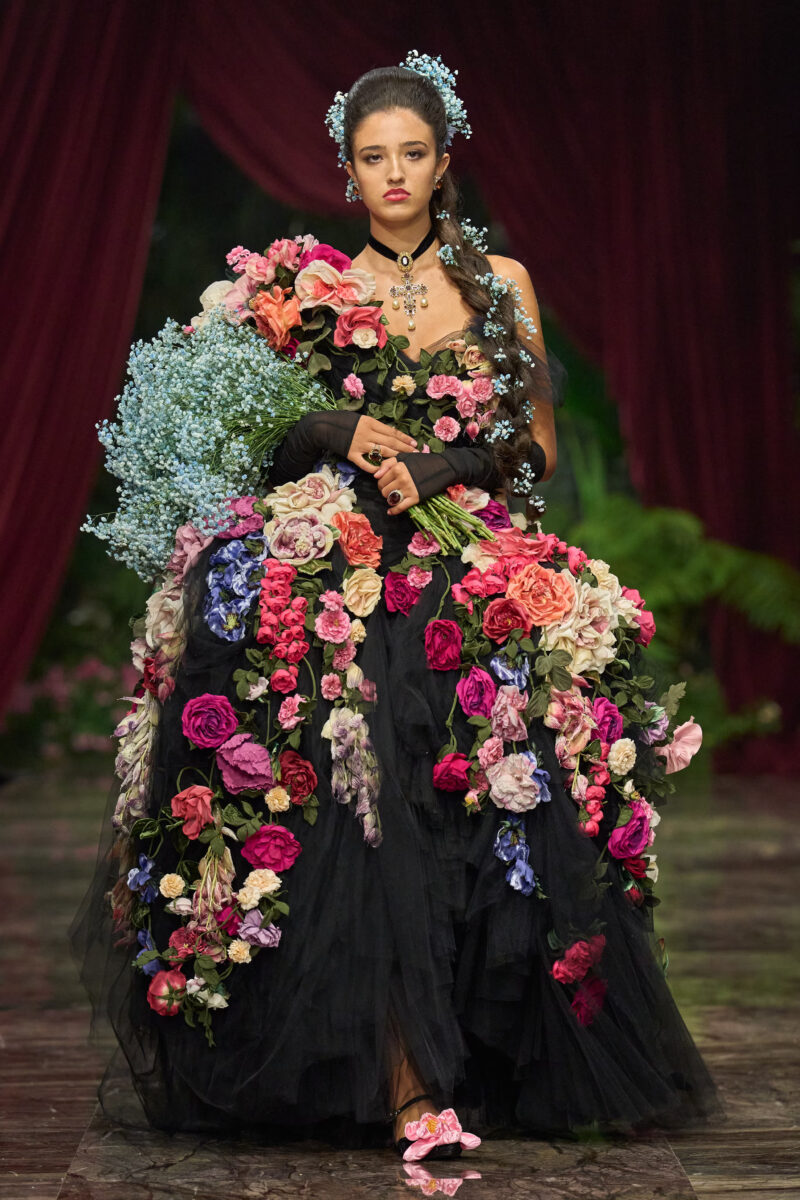 Ćerka Monice Bellucci otvorila Dolce & Gabbana reviju i ukrala svu pažnju