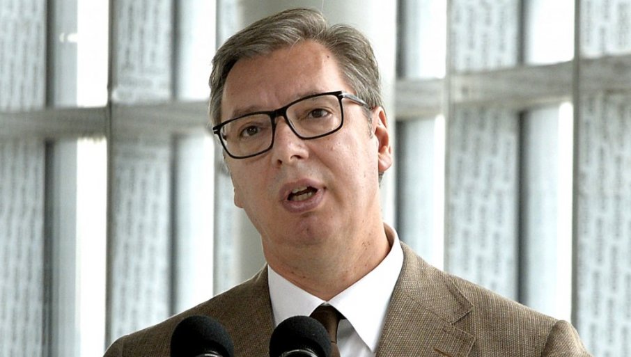 VUČIĆ SE SASTAO SA KIRJAKOSOM MICOTAKISOM U TIVTU: Predsednik na Samitu EU–Zapadni Balkan sa najvišim evropskim zvaničnicima