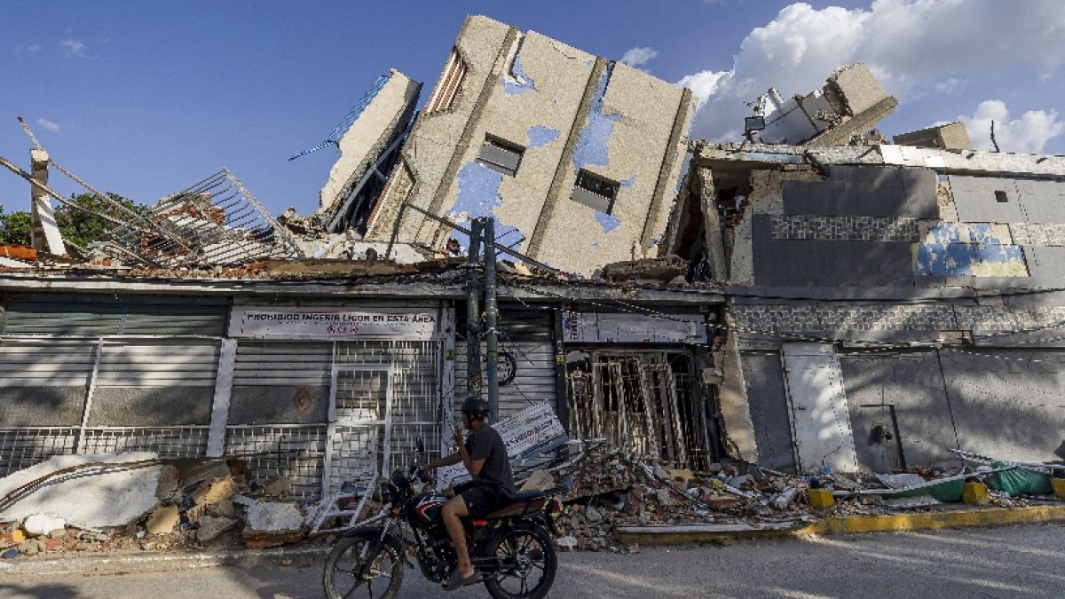 
                Venezuela: 5,278 muertos sismos
            