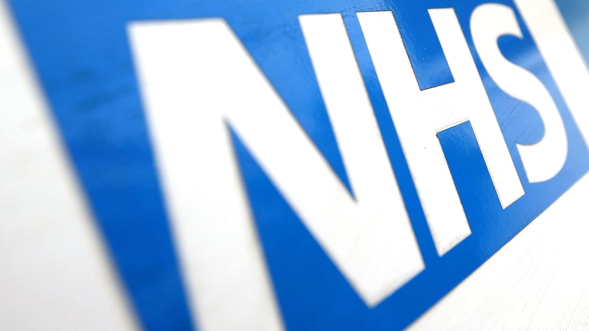 NHS approves first new ovarian cancer treatment for 20 years