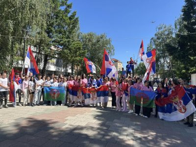 Zbog lošeg vremena promenjeno mesto okupljanja maturanata u Bujanovcu
