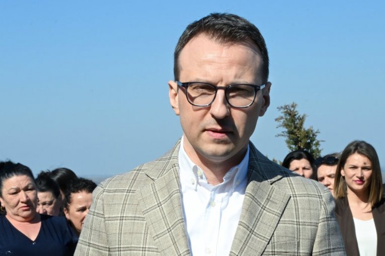 GLAS ZA SRPSKU LISTU JE GLAS ZA OPSTANAK SRBA NA KiM: Petković: Da sačuvamo naše škole, bolnice i naš univerzitet!