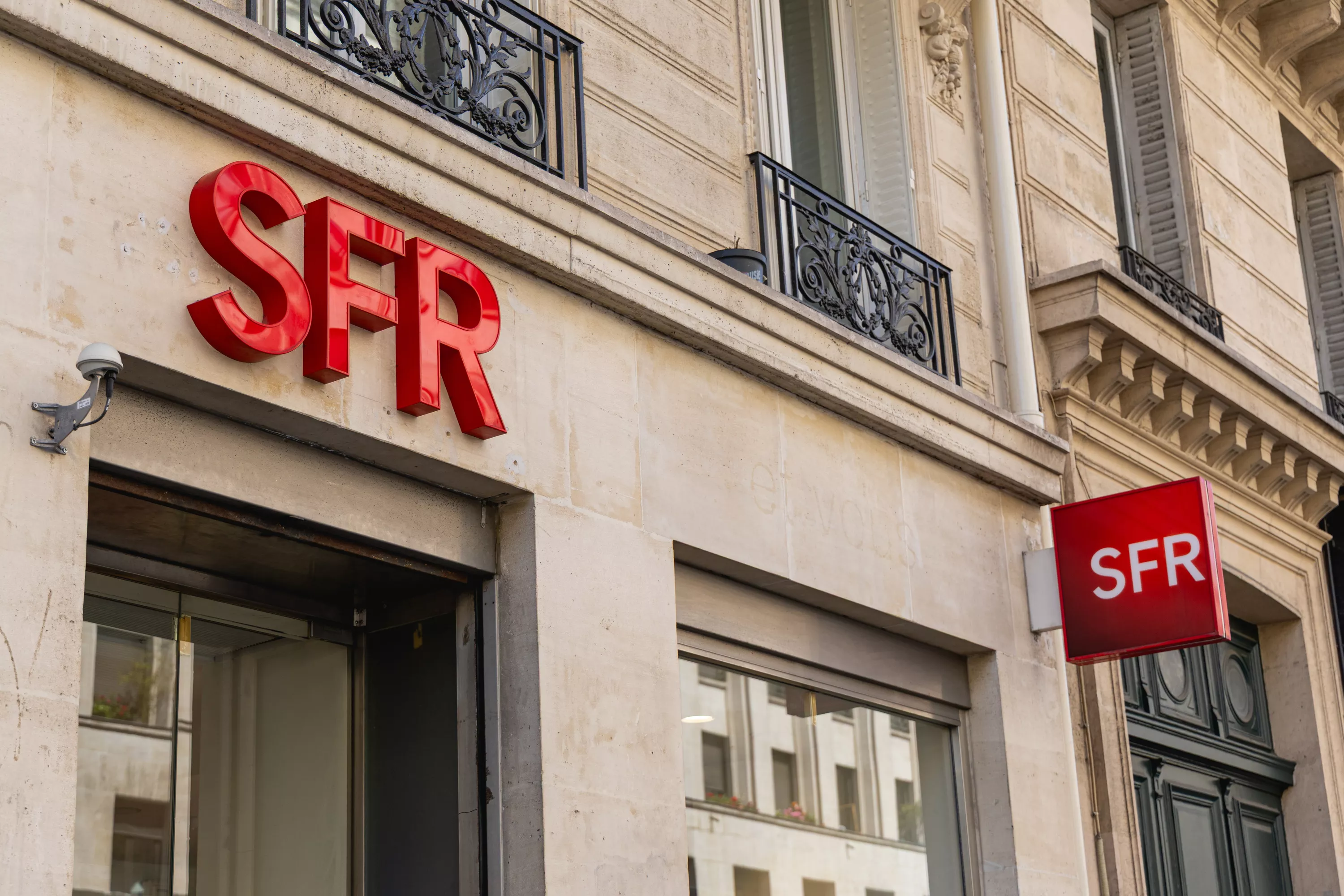 Gard : le procès d’un braquage d’une boutique SFR renvoyé en l’absence d’un avocat... actuellement en prison