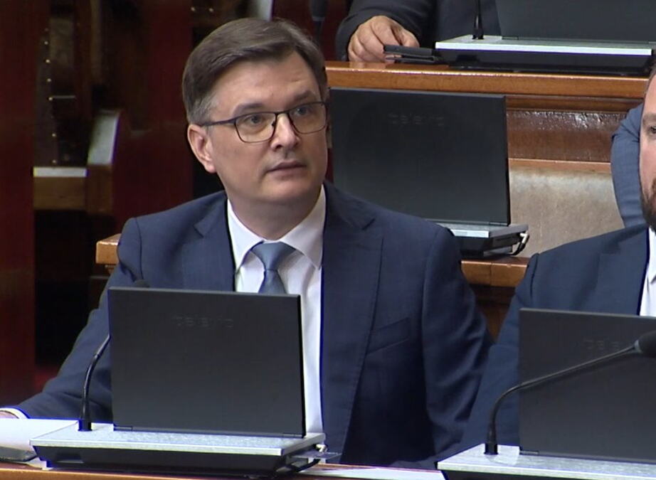 JOVANOV OŠTRO PORUČIO OPOZICIJI: Rugali ste se svakoj pomoći za građane - NAROD SRBIJE NIJE NA PRODAJU (video)