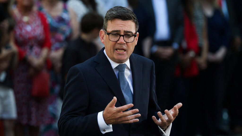 After getting a new PM, the UK waits for his government and first policies
