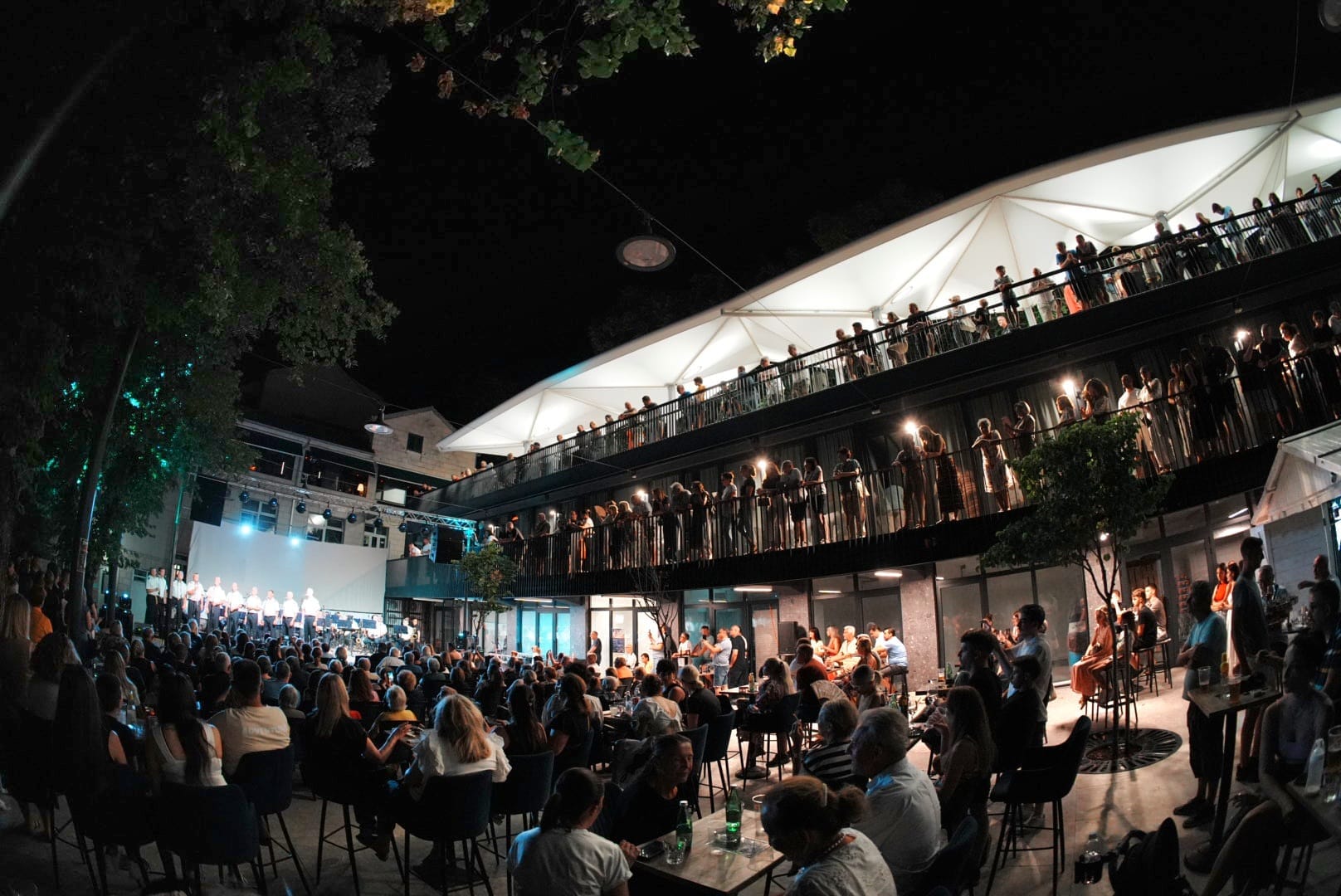 FOTO Imotski gorio od emocija: Klapa Sv. Juraj i Puhački orkestar HRM priredili večer za pamćenje