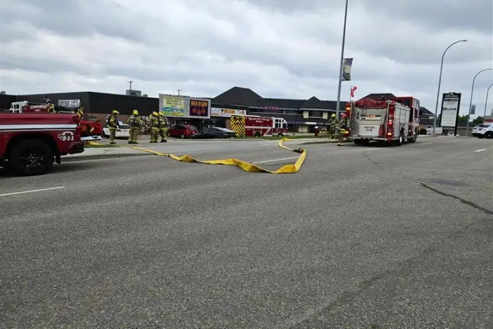 Stony Plain daycare evacuated after van hits building, gas leak detected