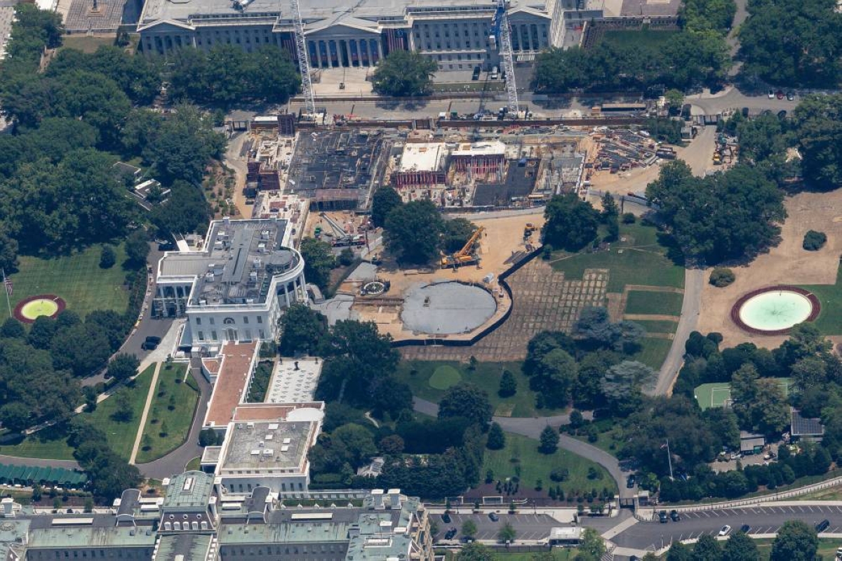 Trump touts latest White House renovation: a new helipad