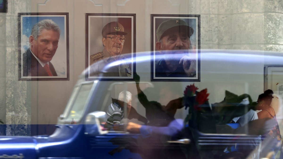 
                EE.UU. impone sanciones financieras al presidente de Cuba y a un hijo de Raúl Castro
            