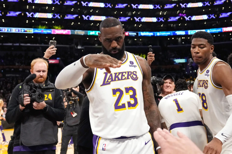 LeBron James not returning to Lakers, plans to play 24th season elsewhere, AP source says