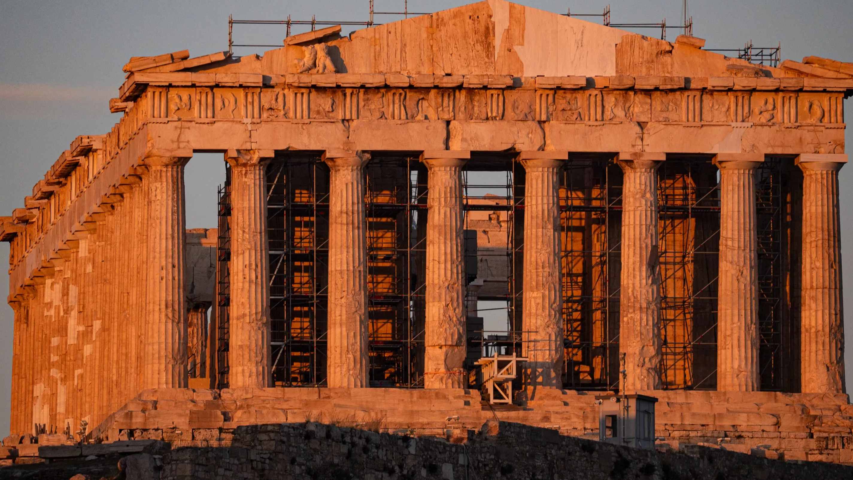Grèce : deux touristes agressés au couteau à l’entrée de l’Acropole à Athènes