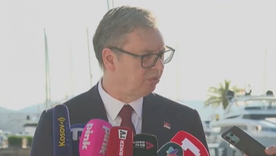 "ČESTITAĆU CG AKO UĐE U EU" Vučić: Znate kakav bih ja bio demokrata da samo uvedem sankcije Rusiji, da priznam nezavisnost KiM kao i vi