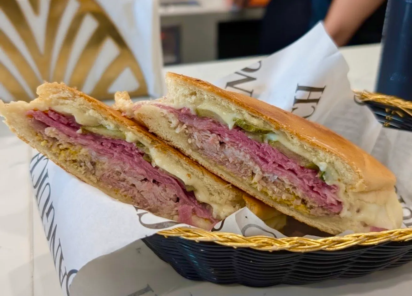 Where to eat in Miami to avoid diarrhea lettuce