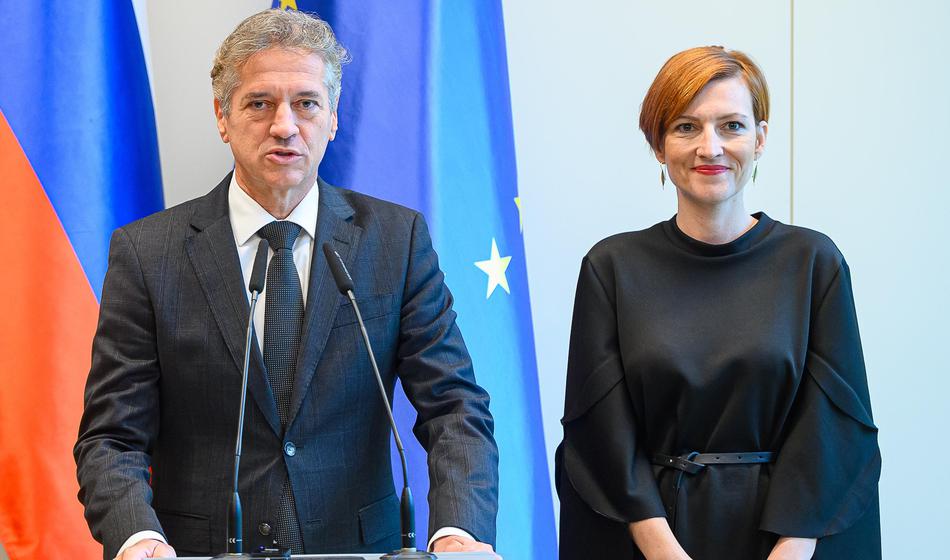 Skoraj tri mesece skrivali, kako so glasovali: Zdaj je jasno, kateri politik je bil za in kateri proti