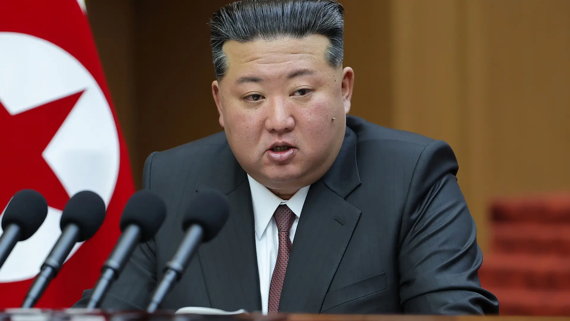 Kim aboga por una expansión "exponencial" del arsenal atómico de Corea del Norte 