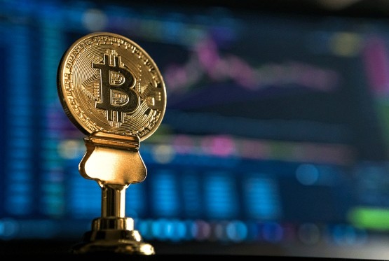 Bitcoin tone sve dublje